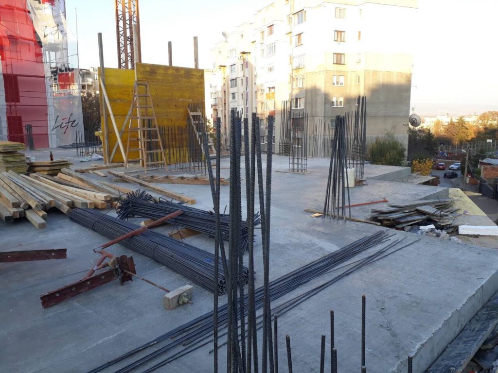 Жилищна сграда „Рея“ – процеса на строителство – първа плоча, 31.10.2018г.