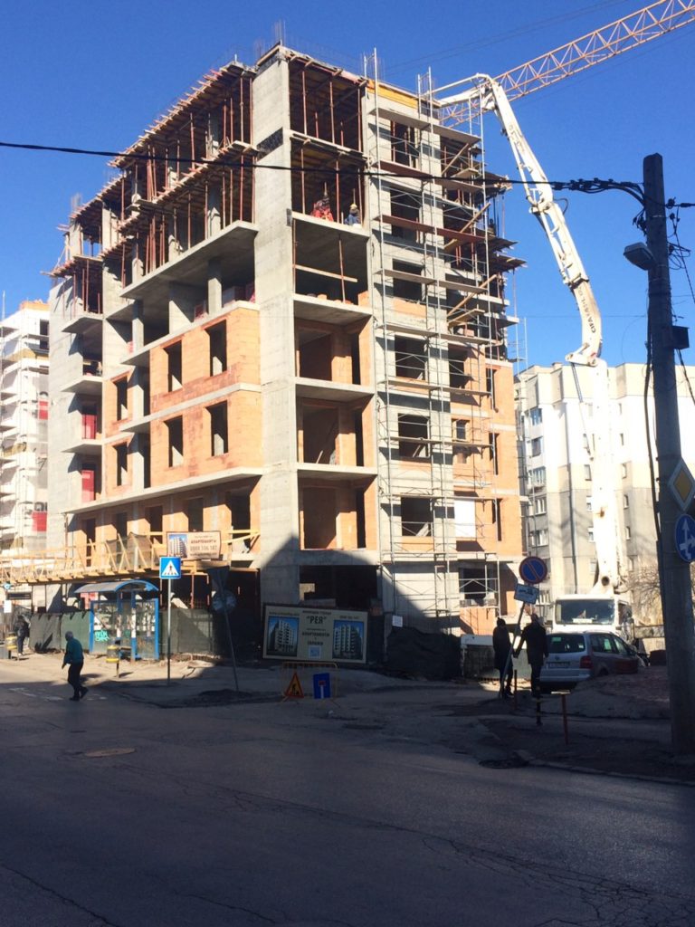 Жилищна сграда „Рея“ – процеса на строителство – седма плоча, 16.02.2019г.
