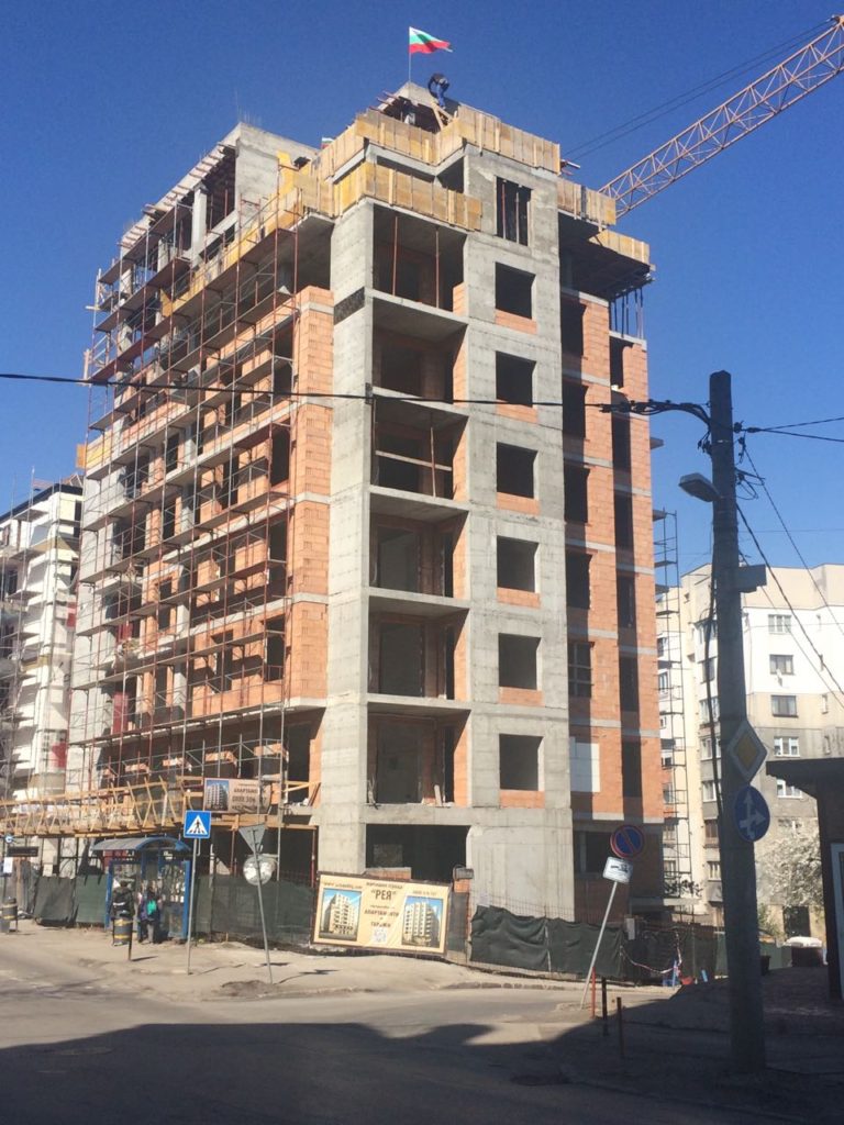 Жилищна сграда "Рея" - процеса на строителство - последна плоча /кота било/, 26.03.2019г.